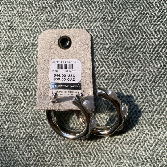 NWT ANTHROPOLOGIE Encased Stone Hoop Earrings - Picture 3 of 3